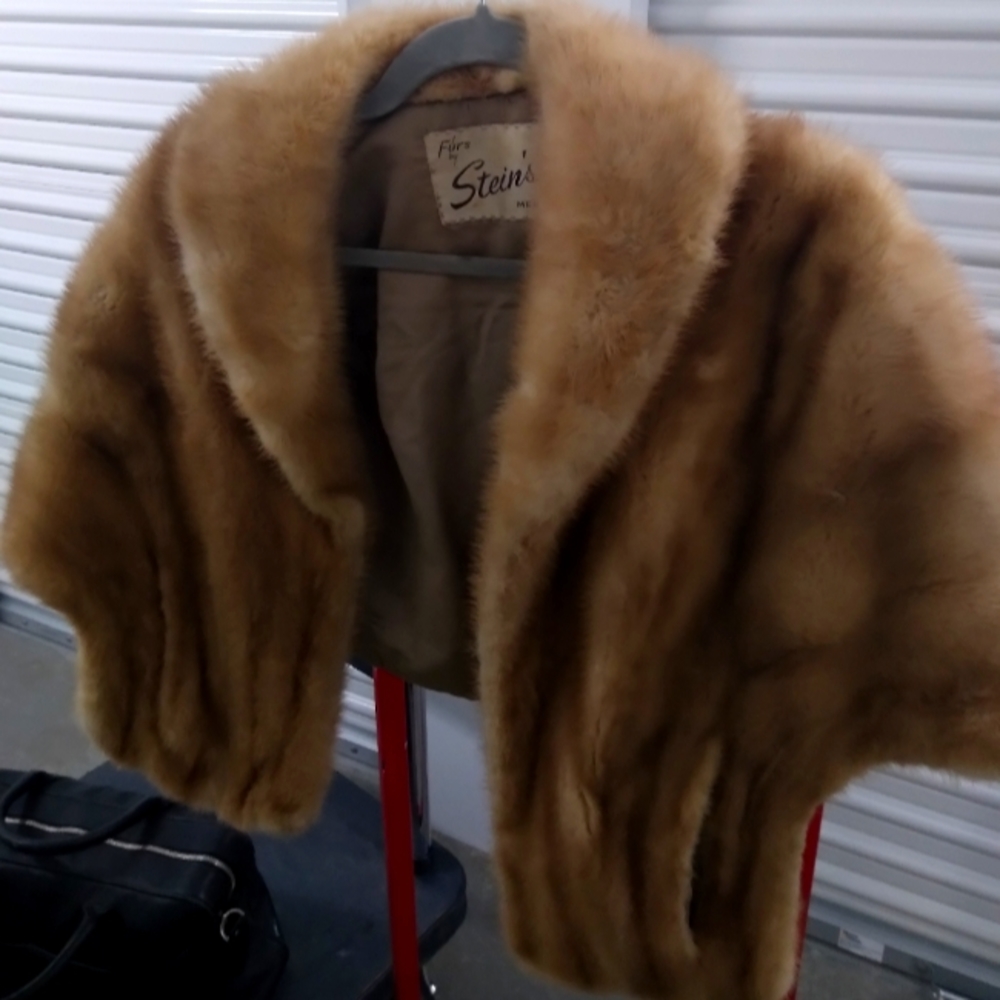 Vintage 1940s Mink stole. By Steins fine furs Memphis.